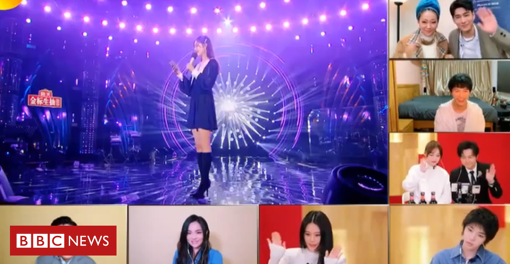 Technology Coronavirus: Livestreaming karaoke and reality TV in virus-hit China