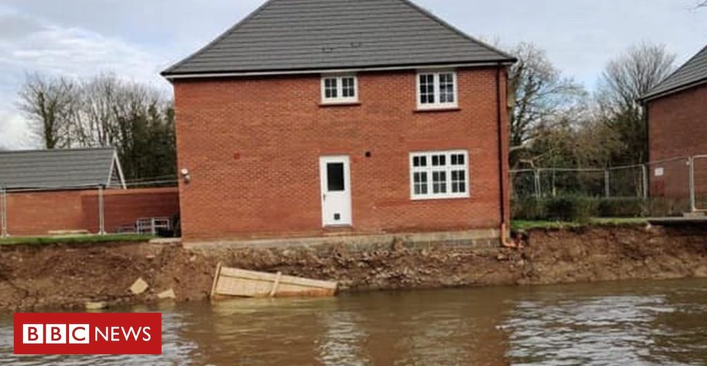 Environment Flooding: Calls to stop building homes on flood plains