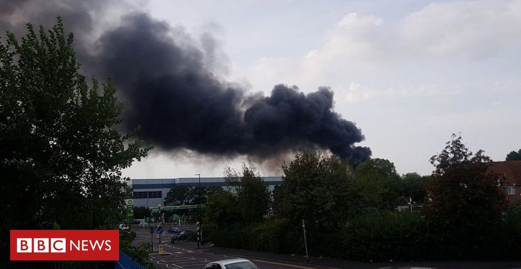 In_pictures Birmingham fire: Smoke from Tyseley blaze visible from miles away