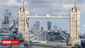 In_pictures Tower Bridge stuck open, causing traffic chaos